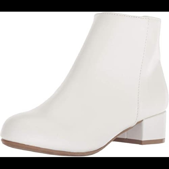 Steve Madden Shoes - Steve Madden white editor booties NEW
